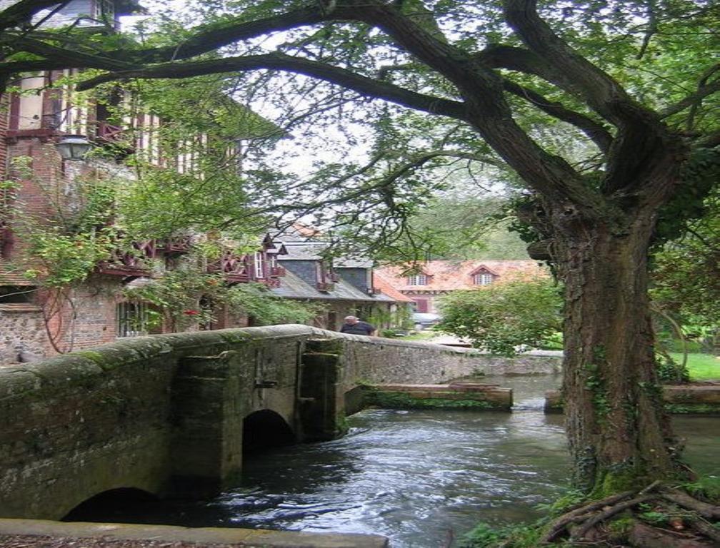 Le Moulin Fleuri Du Petit Appeville Zewnętrze zdjęcie